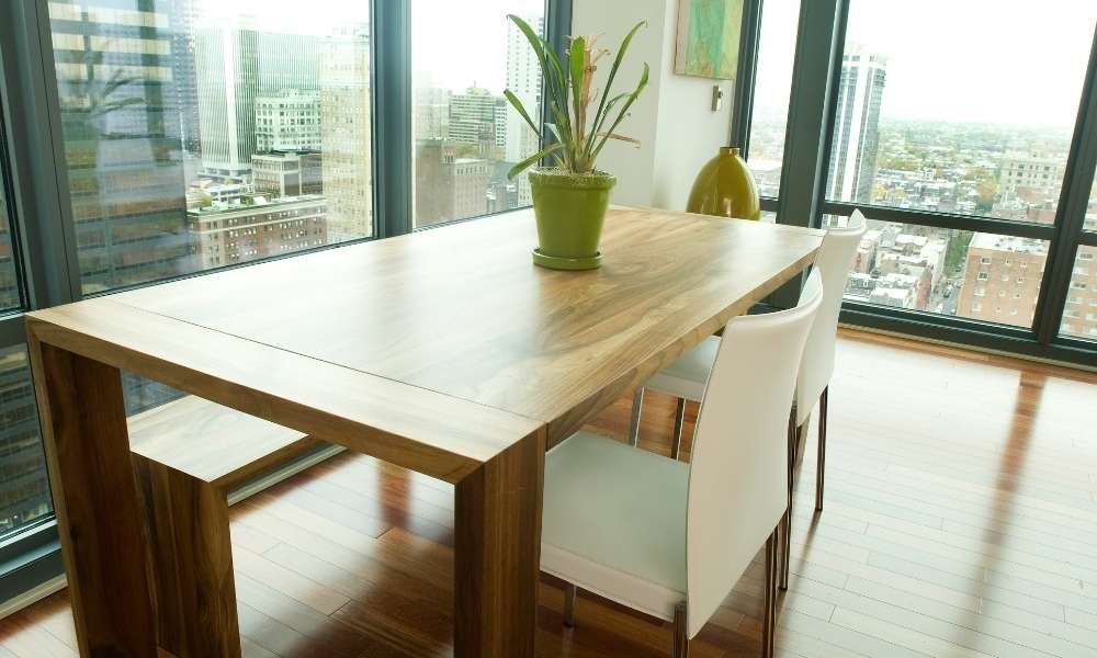 How to Refinish a Dining Room Table