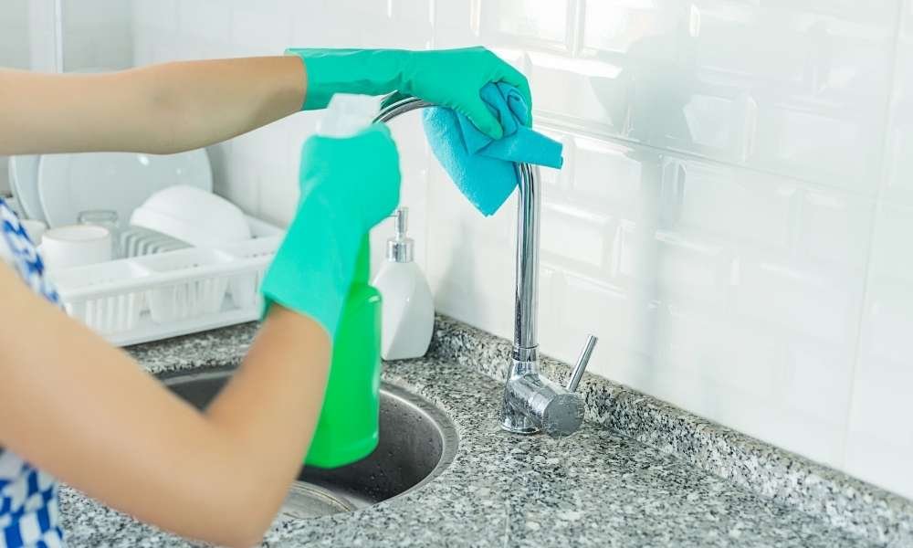 How to Clean Kitchen Faucet