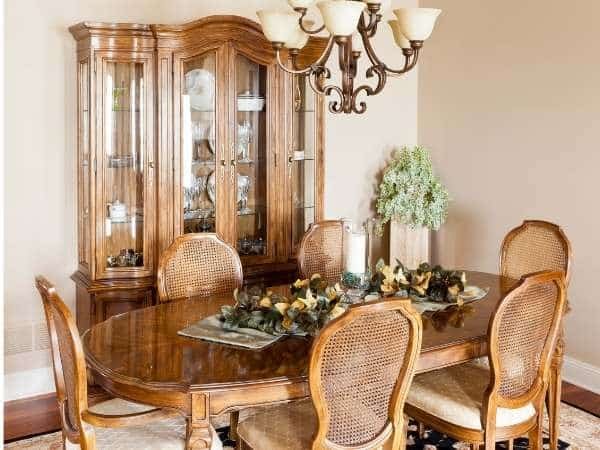 Decorate The Hutch With Dinnerware