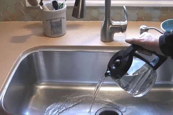 Rinse the Carafe with Hot Water