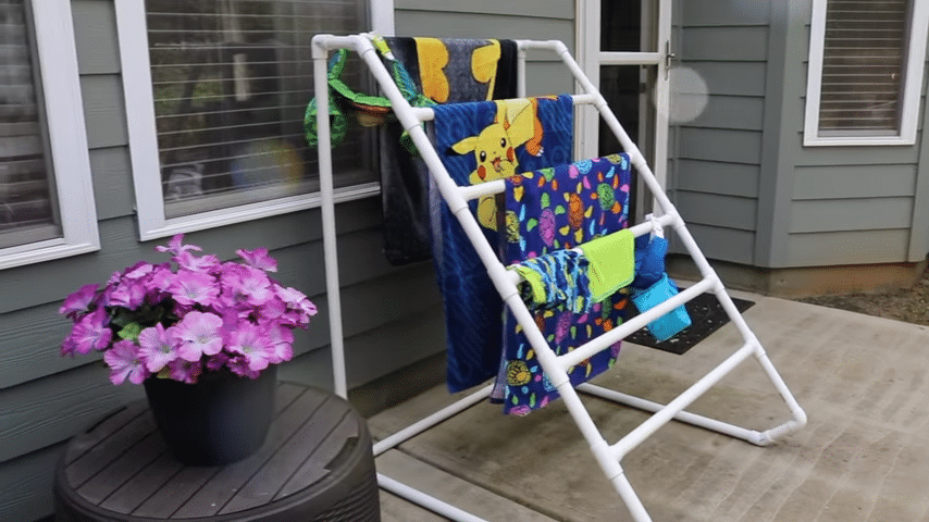 Outdoor Pool Towel Rack Ideas