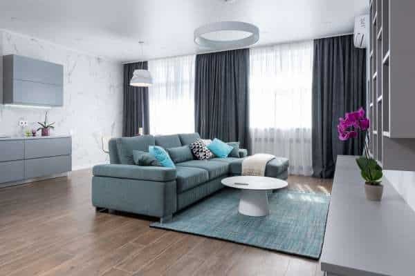 Pairing Sofas with Other Furniture: Creating a Cohesive Layout in Small Living Rooms