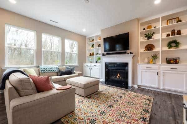 Living Room Look Larger with the Right Rug