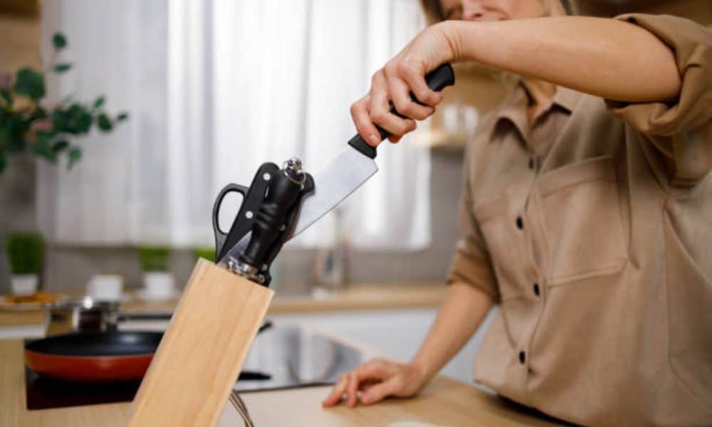 How To Get Rid Of Kitchen Knives