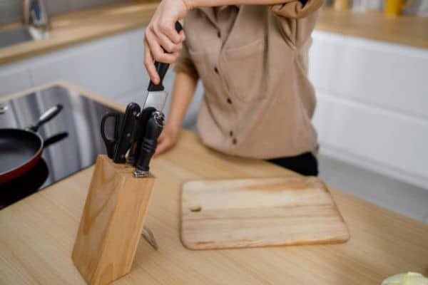 Step-by-Step Guide To Get Rid Of Kitchen Knives