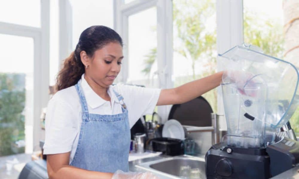 How Do You Clean A Vitamix Blender