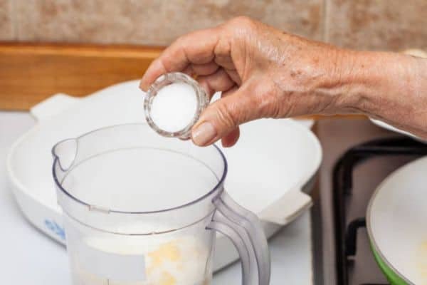 How to Clean Blender with Baking Soda