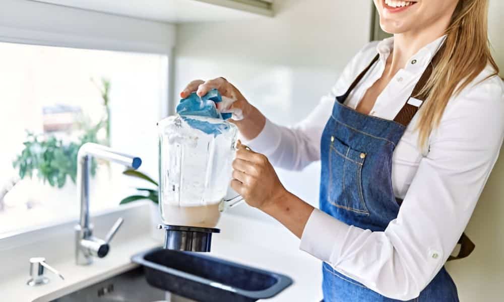 how to clean blender with baking soda